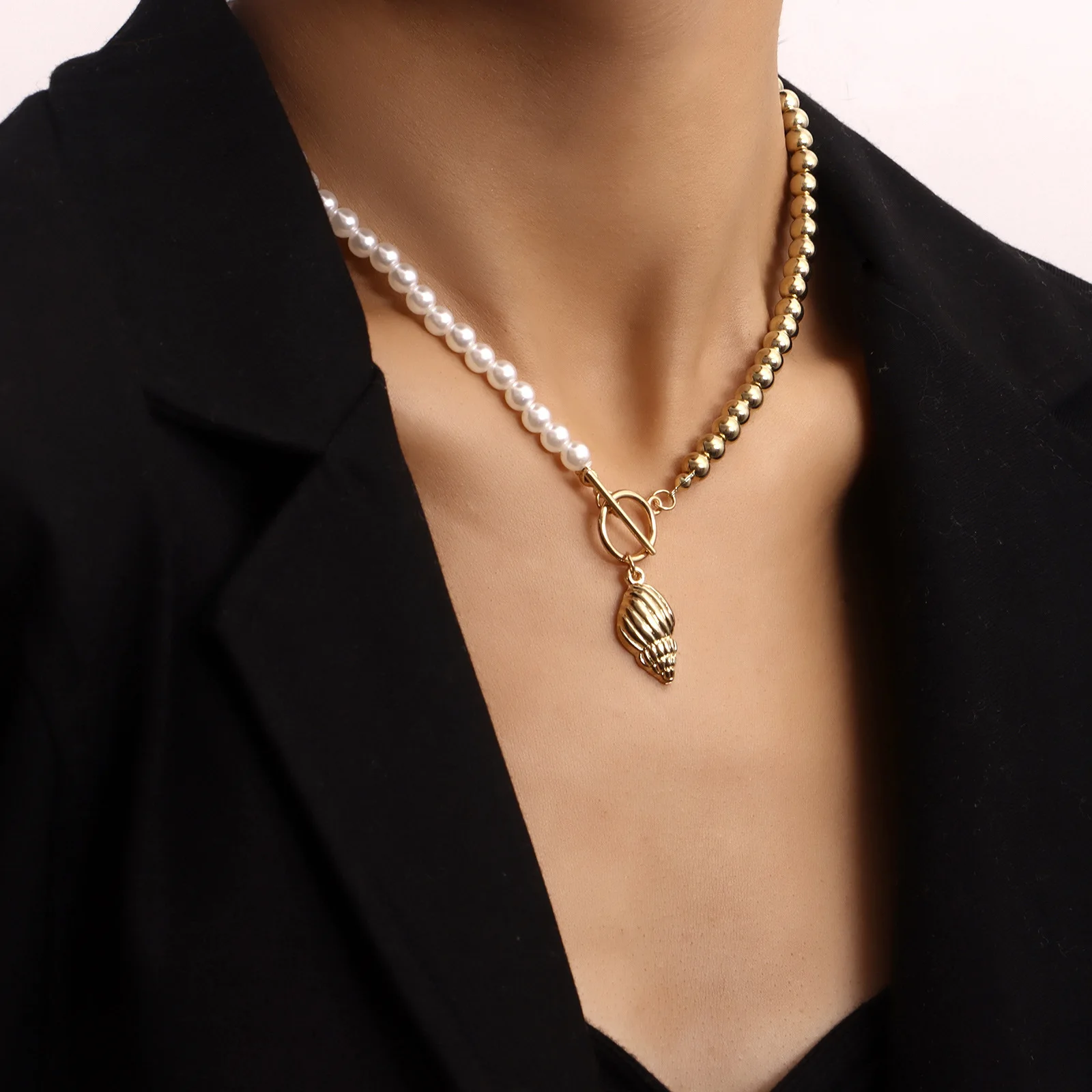 

Pearl Conch Pendant Necklace Simple Single Layer Necklace Round Bead Chain OT Buckle Female Trendy Temperament Item