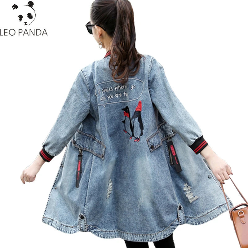 Женская джинсовая куртка с вышивкой длинная рваная большого размера 3XL весна