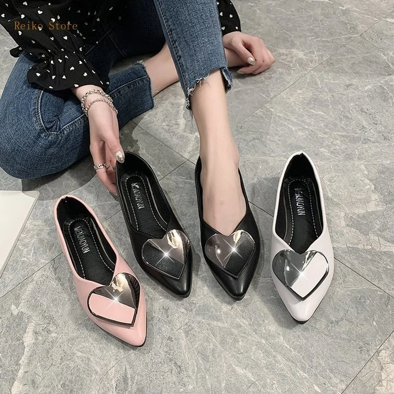 

Pointed Flat Bean Shallow Mouth Pumps Spring and Autumn 2020 New All-Matching Women's Shoes Heart-Shaped Square Buckle