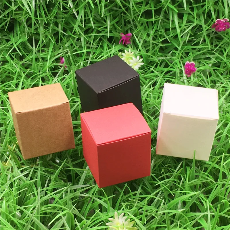 

30Pcs/Lot Multi Style Kraft Paper Hollow Heart Cube Boxes For Mother's Day Cupcake Candy Gifts Container Storage Boxes Wholesale
