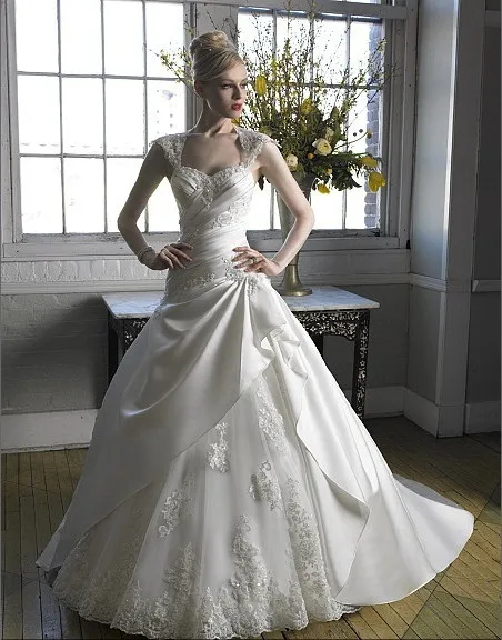 

dramatic features sweetheart marriage dress satin Optional lace Button zipper new design bridal gown Bespoke Wedding Dresses