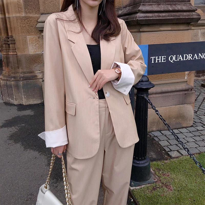 Женский осенний комплект из двух предметов Mishow блейзер с отложным воротником и