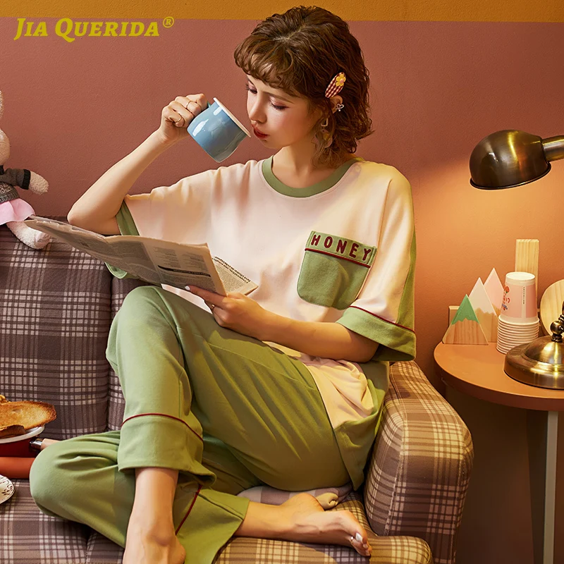 Женская пижама с короткими рукавами длинными брюками и передним карманом |