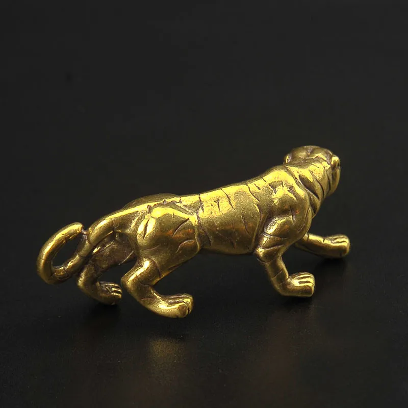 Брелок короля из чистой меди с тигром Подвески ручной работы латуни для