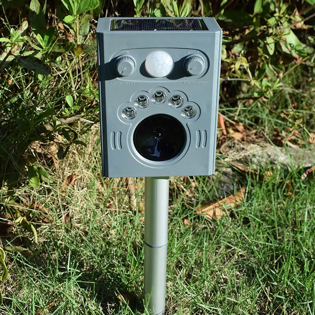 

Solar Powered Motion Activated Animal Ultrasonic Cat Dog Repeller Frighten Animals For Out Door Gardening Garden Animal Repeller