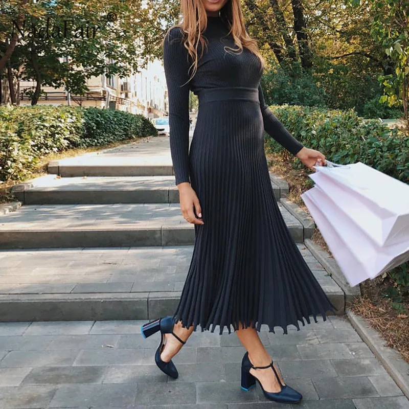 Женское трикотажное платье-свитер Nadafair однотонное черное плиссированное платье