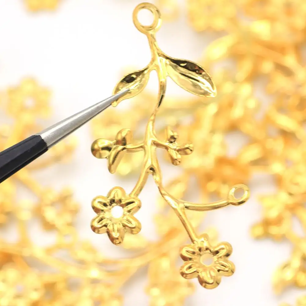 40 шт. цветочная подвеска с полыми листьями Золотая филигрань винтажная Подвеска