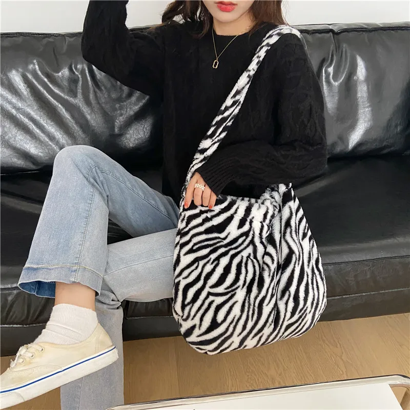 

Fashion Zebra Patten Women Shoulder Bags Soft Plush Ladies Messenger Bag Large Handbags Vintage Girls Student Furry Casual Tote