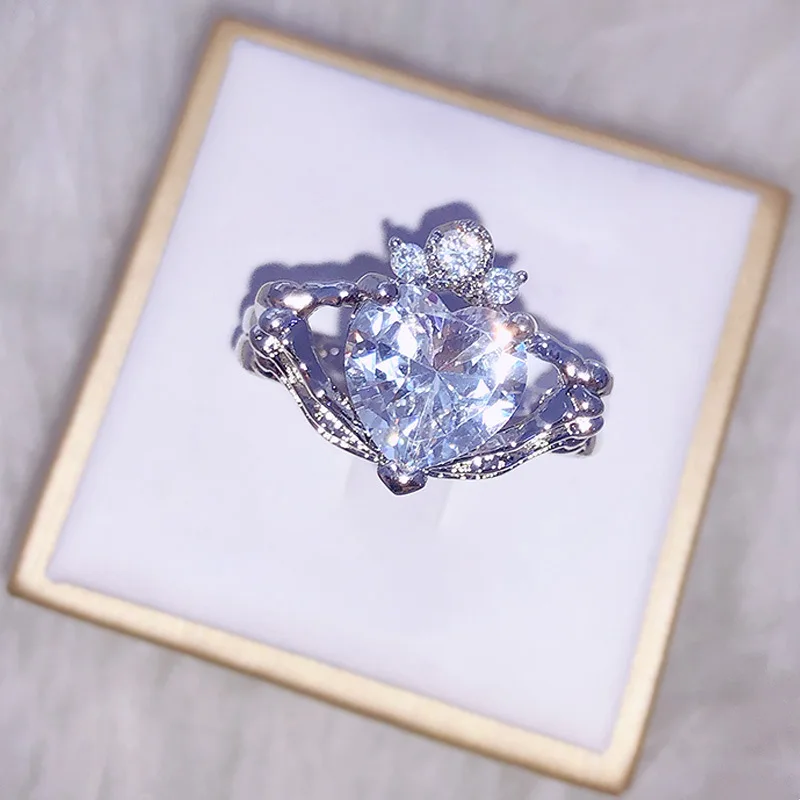 

Изящное циркониевое кольцо с черепом в европейском и американском стиле