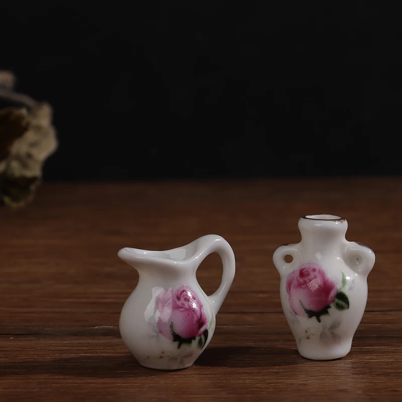 

Red and White Floral Pattern Mini Ceramic Vases Of Different Shapes Plate Dollhouse Accessories