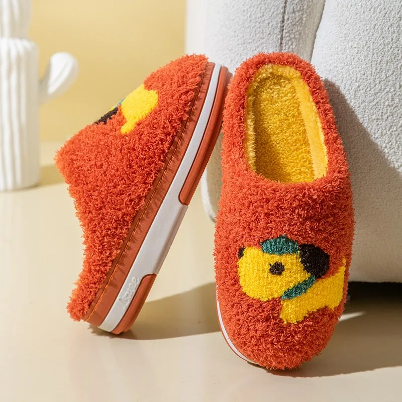 

Женские зимние теплые тапочки с мультяшным рисунком собаки на высоком каблуке 4 см меховые хлопковые туфли на толстой подошве домашние женс...