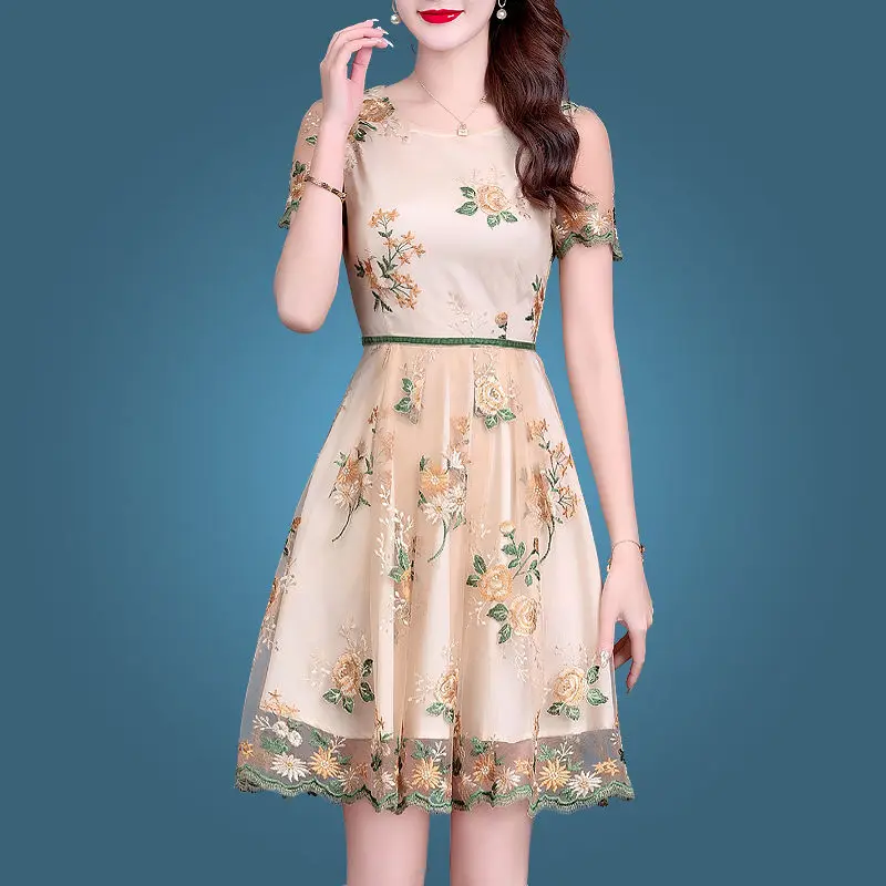 

2021 Summer Flower Embroidery Women Dress Short Sleeve O-neck Floral Hollow Embroidered Mesh Midi Dresses Party Vestidos Y922