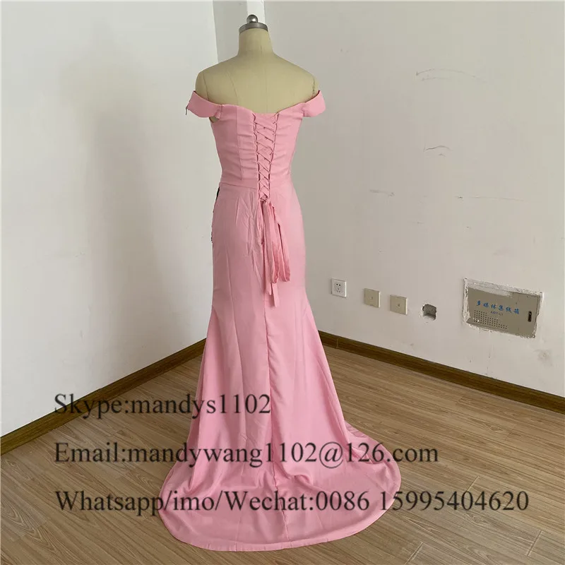 Женское длинное платье подружки невесты розовое с черной кружевной аппликацией