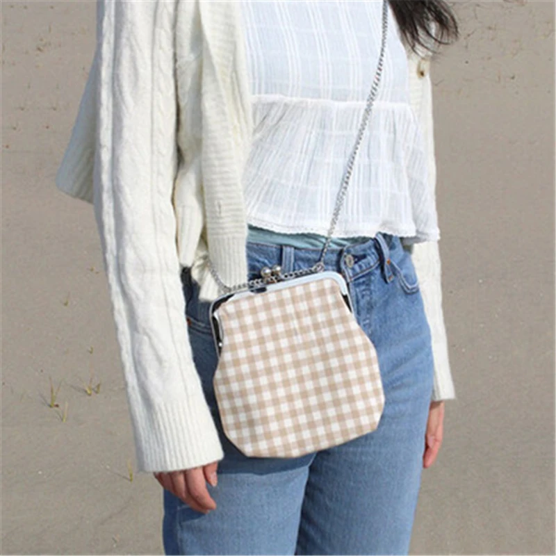 

Sweet Style Plaid Crossbody Bag Chain Shoulder Bag 2020 Fashion Messenger Bags For Women Metal Clip Handbag Bolsa de hombro