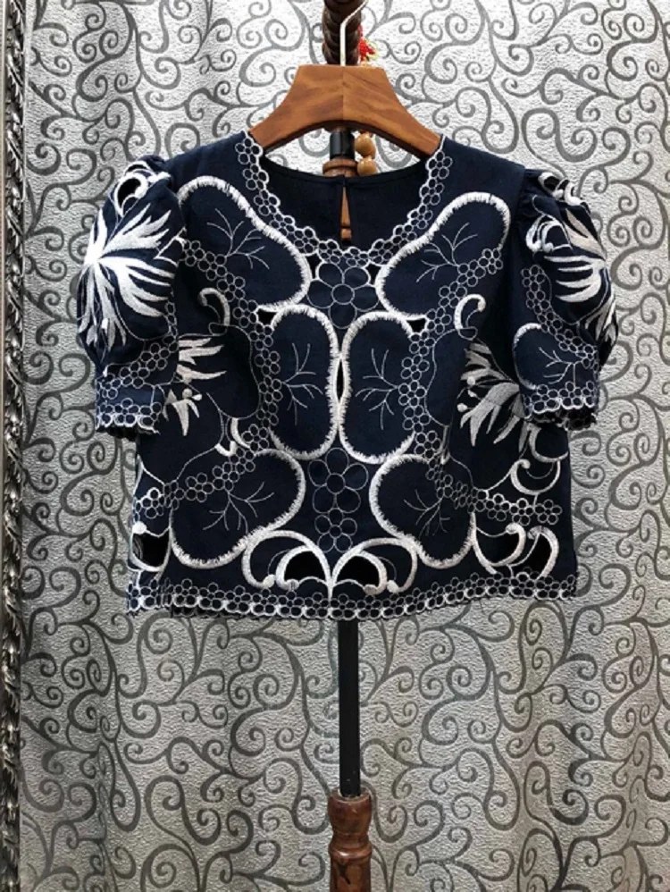 

2020 Summer Fashion Crop Tops Women Hollow Out Embroidery Short Sleeve Sexy Grey Dark Blue Short Tops Ladies Casual Club Wear