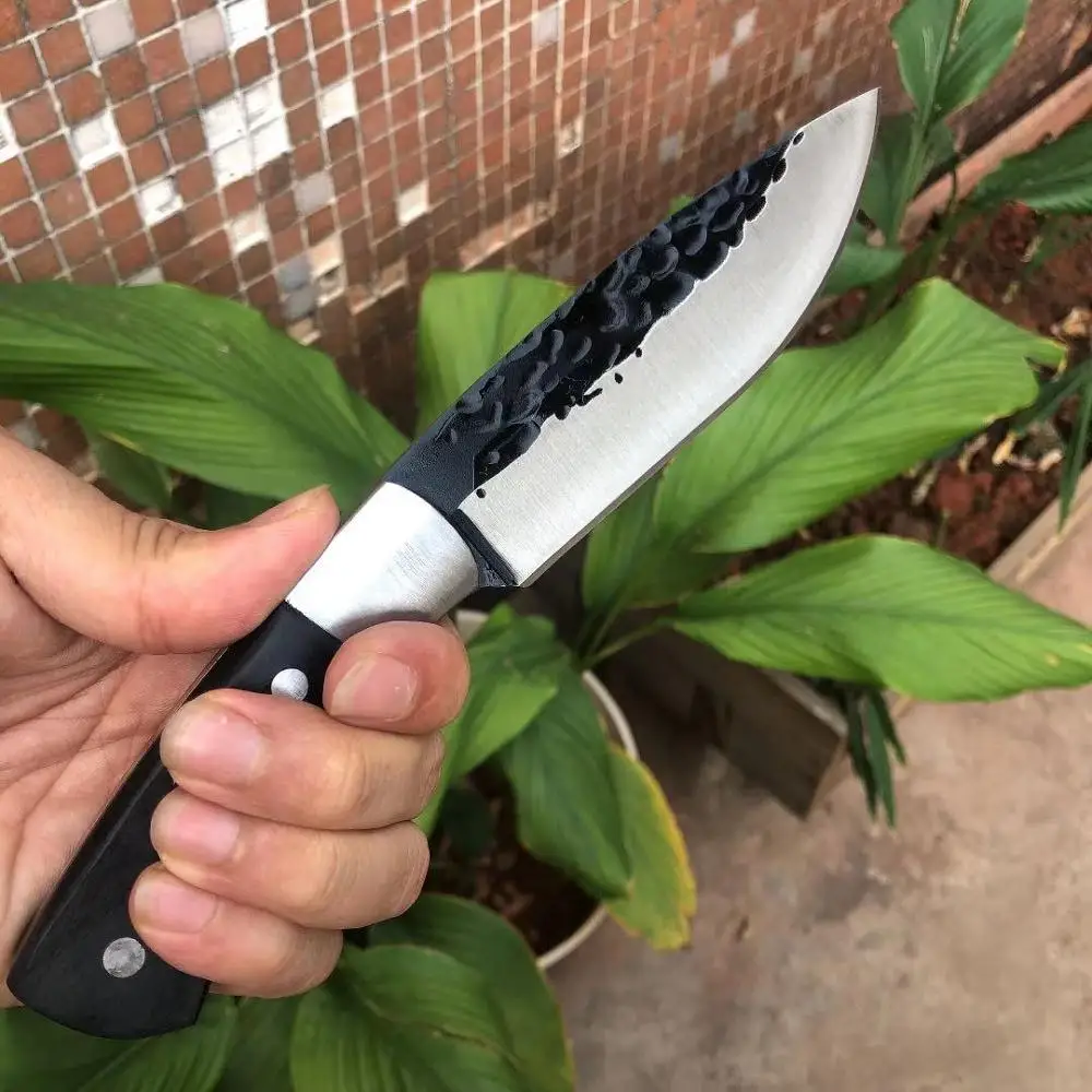 Прямой кованый нож ручной работы из дамасской стали с узором охотничий для