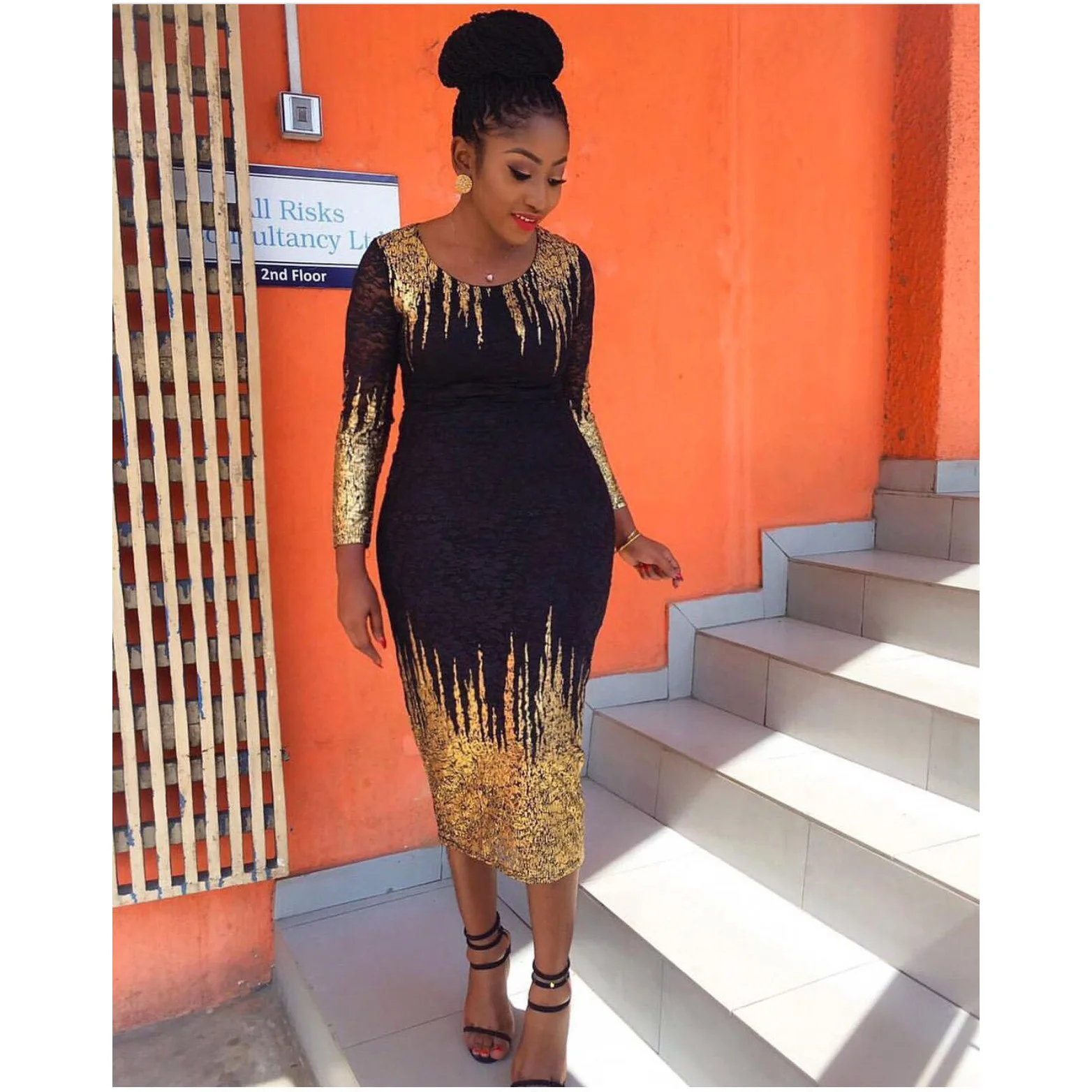 Платья в африканском стиле с длинным рукавом облегающие длина до пола черные