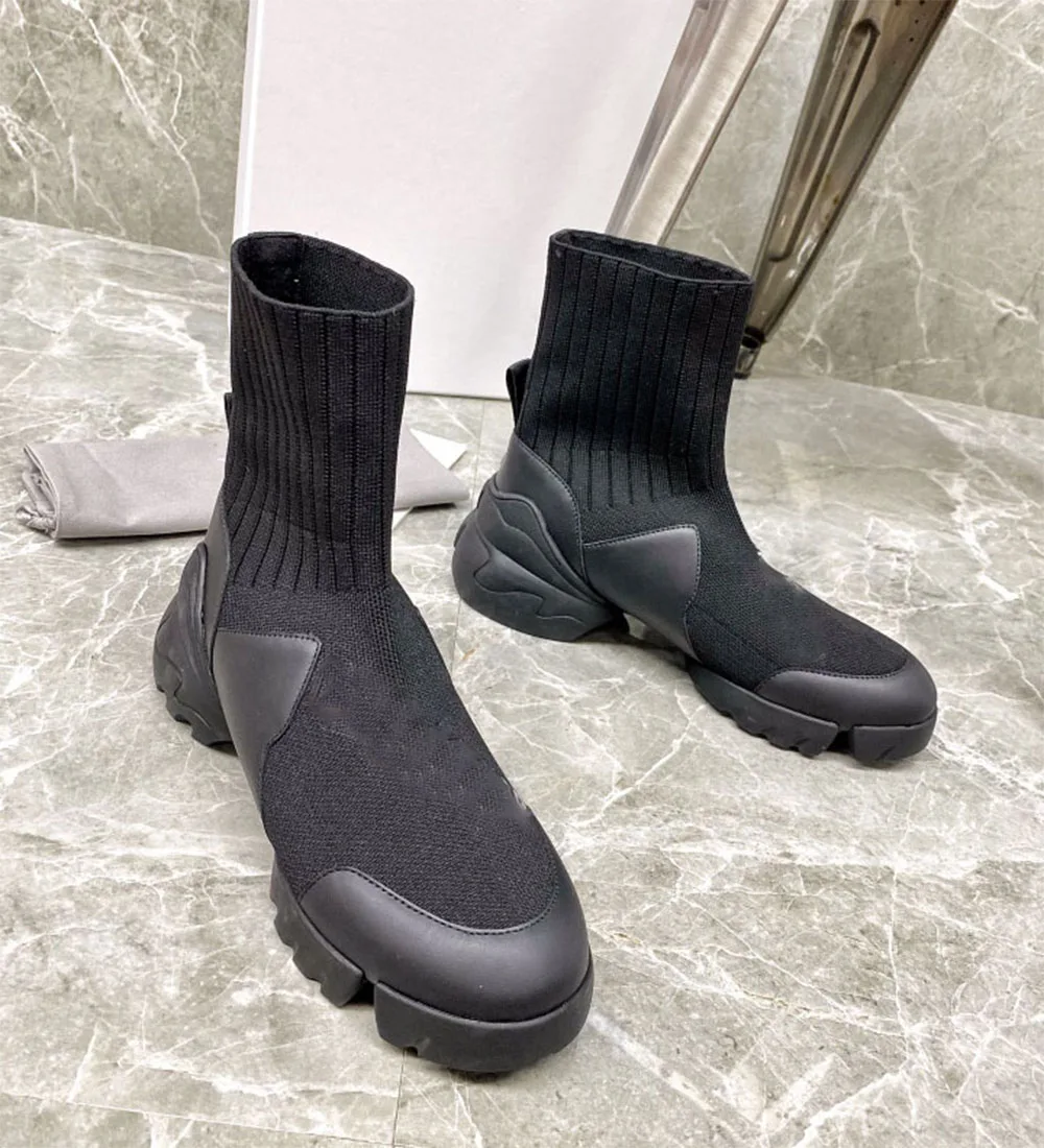 

2020 women's autumn and winter fashion high-density flying knit socks and boots