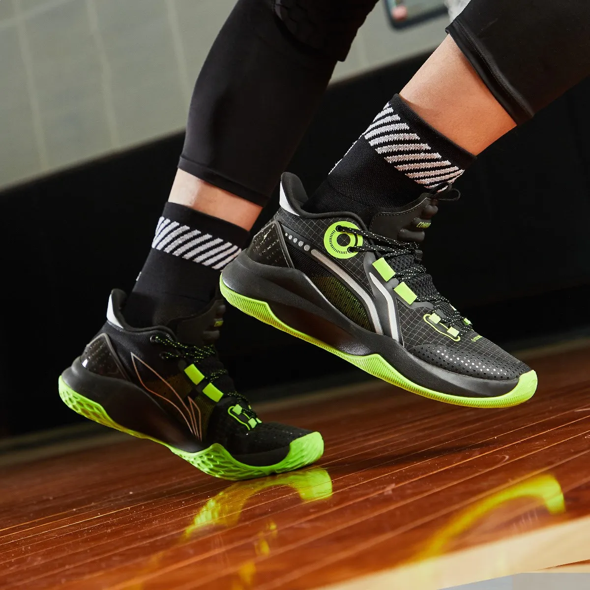 

Basketball shoes men's 2021 summer new combat low men's shoes low top ball shoes mesh breathable sports shoes
