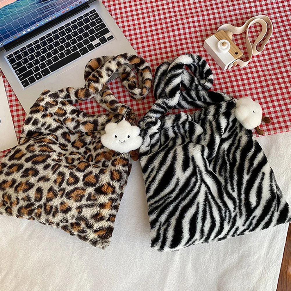 

Fashion Women Animal Pattern Print Shoulder Tote Bag Winter Plush Handbags Female Leopard Messenger Shopper Designer Bags
