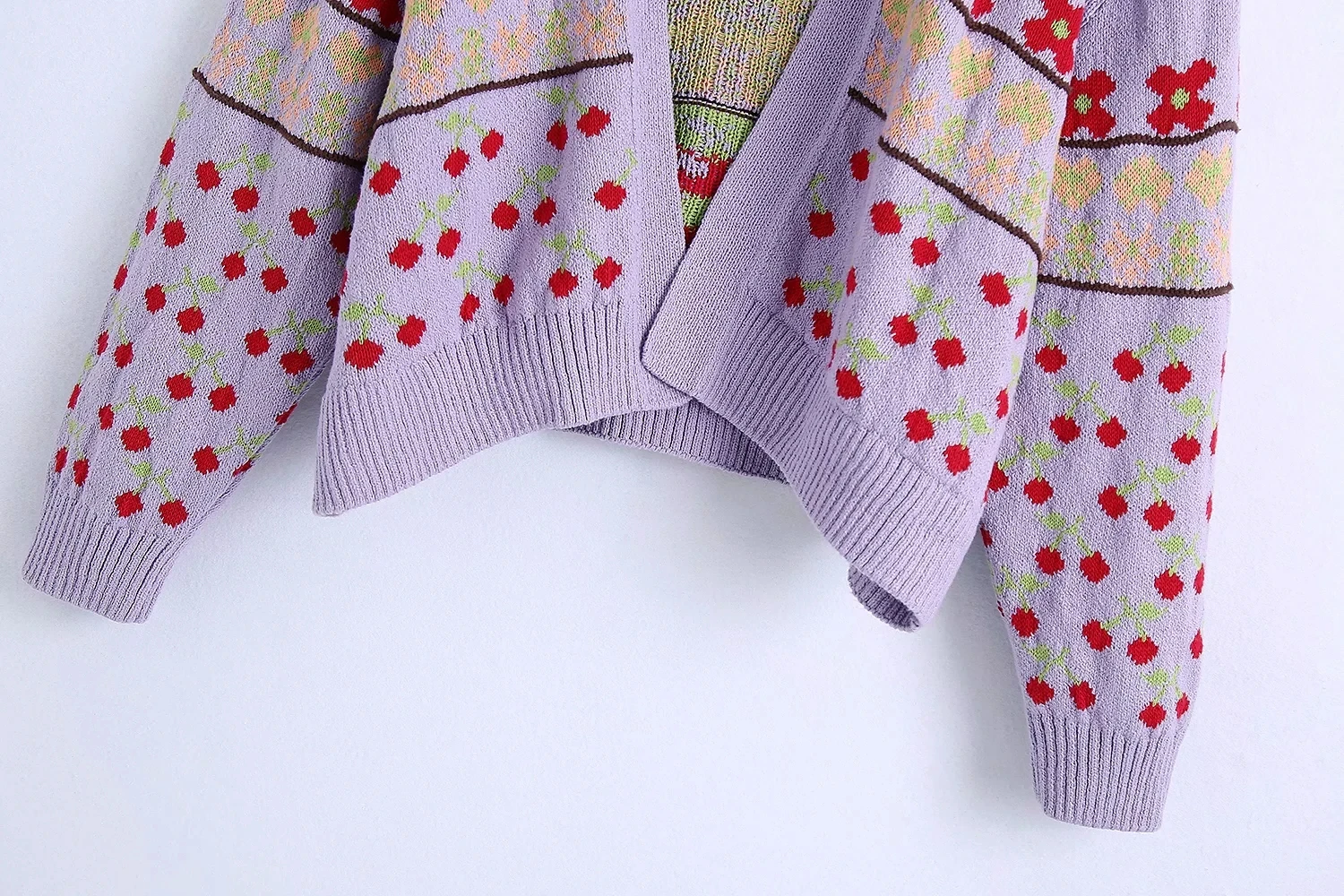 

2021 women's spring and autumn Fashion Long sleeve knitwear chic sweet cherry embroidery short jacquard knitted Knitted cardigan