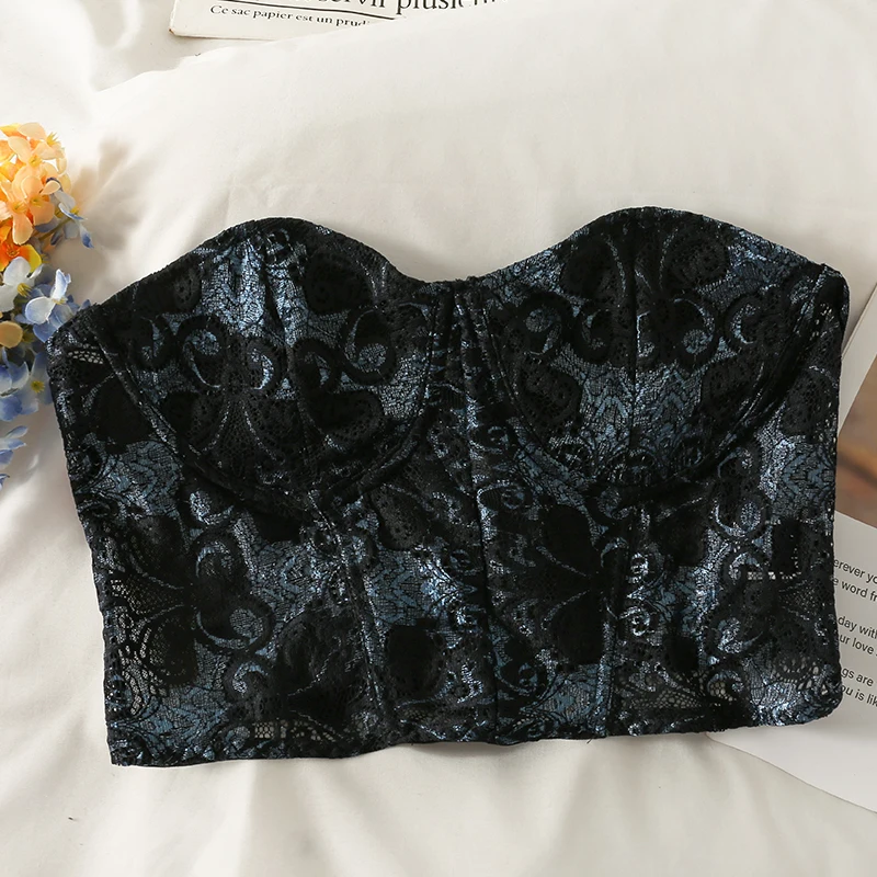 

Французская нишевая Ретро Короткая секция тонкая кружевная облегающая грудь Женская Новинка 2021 модный топ-труба в натуральном западном ст...