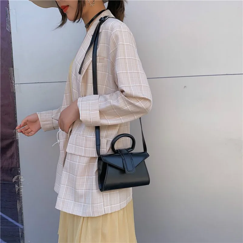 

The new Korean version of the portable texture all-match small square bag fashion simple one-shoulder messenger bag