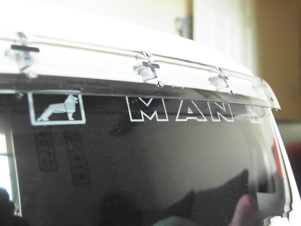 

For TAMIYA 1/14 MAN WHITE LOGO GRIFFINS sticker windscreen clear background