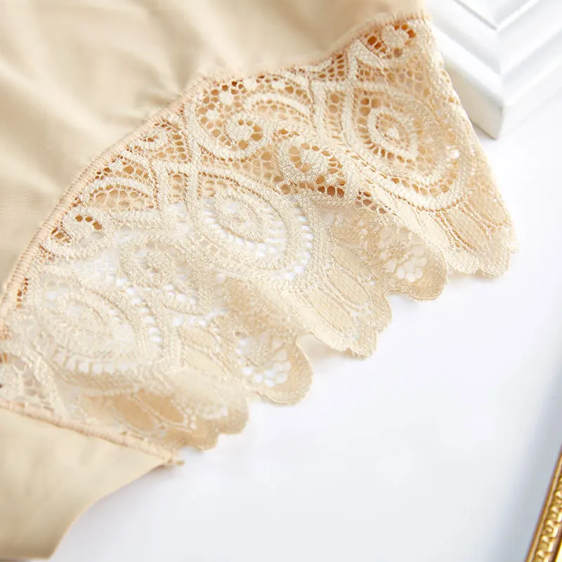 

New fashion Luxury Lace Inner Women's Underwear Hollow Breathable Seamless Underwear Nylon Cotton Mid-waist Sexy Underwear