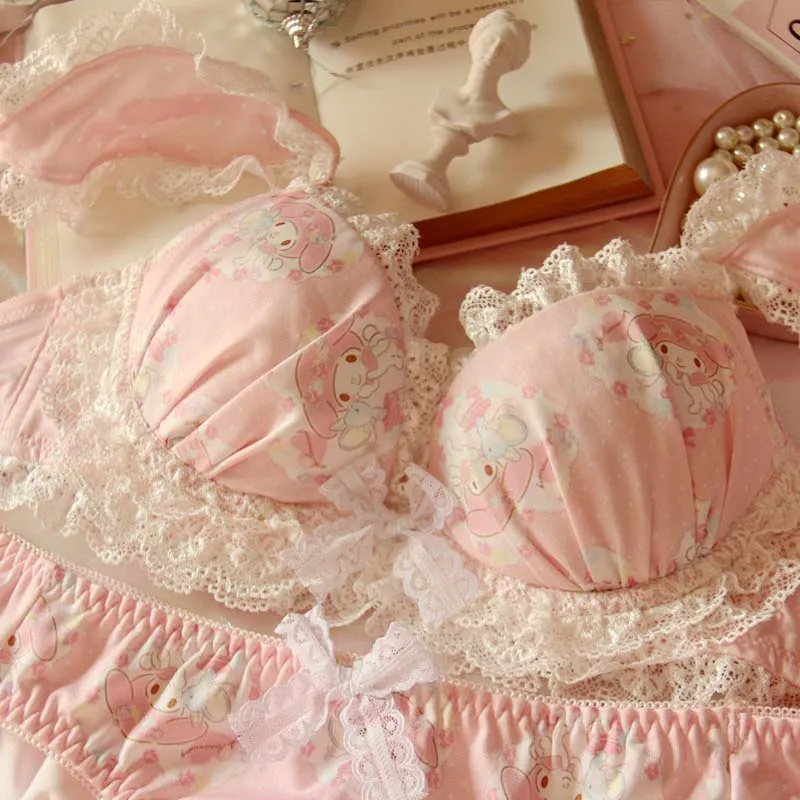 Комплект женского нижнего белья с бюстгальтером в клетку собранной грудью |