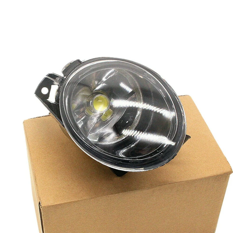 Галогенная противотуманная фара для переднего бампера автомобиля VW Passat B6 2007 2008