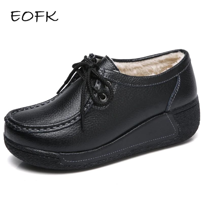 Женские кожаные туфли EOFK с коротким плюшем на плоской платформе черные