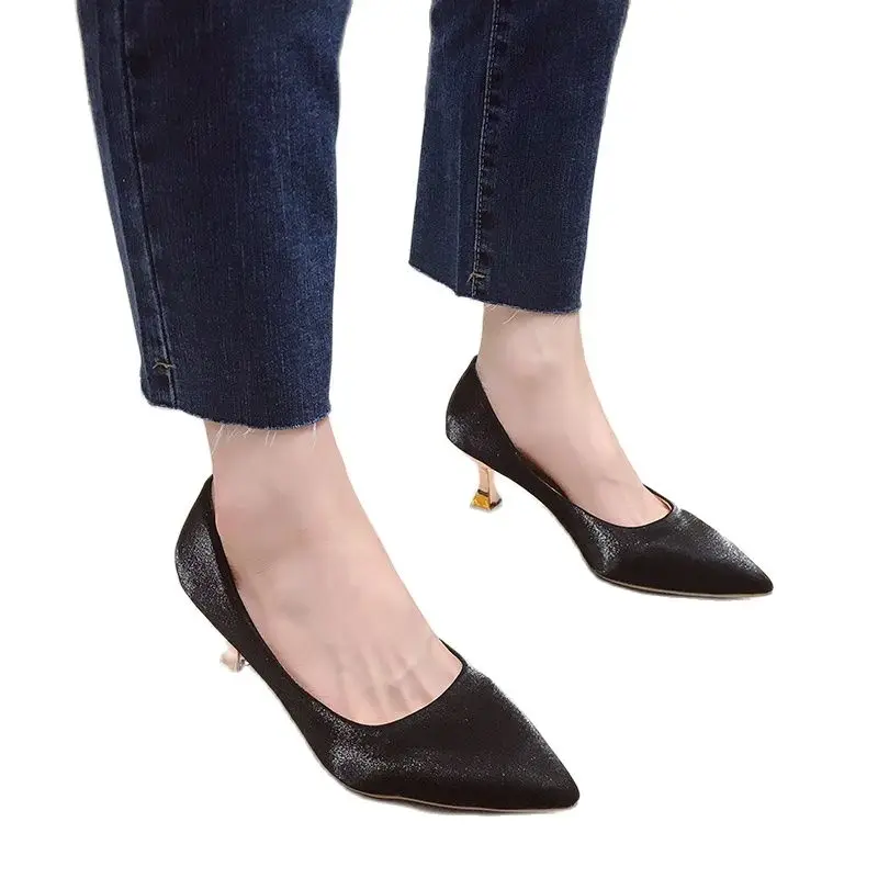 

Новое поступление 2021, весенние и осенние модные популярные модели женской обуви, Универсальные женские повседневные туфли на высоком каблу...