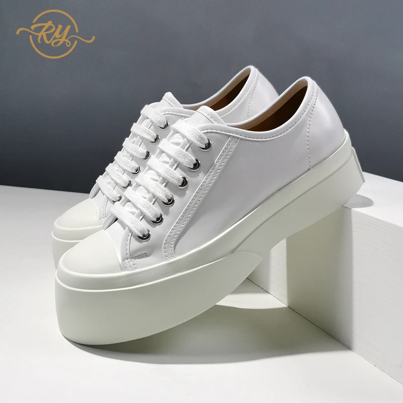 Женские легкие туфли из натуральной кожи Белые Повседневные на толстой подошве в