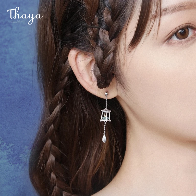 Женские серьги-гвоздики Thaya с зеленым кристаллом золотым фонариком необычные