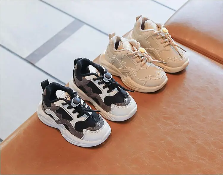 

Детская спортивная обувь для бега, зимняя новая Корейская спортивная обувь для мальчиков с бархатной подкладкой, однотонная Повседневная х...