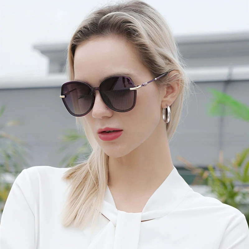 

New Gradient Sunglasses High Quality Fashion Design Women Eyewear Polarized Driving Chameleon Glasses Car Interior Accessories