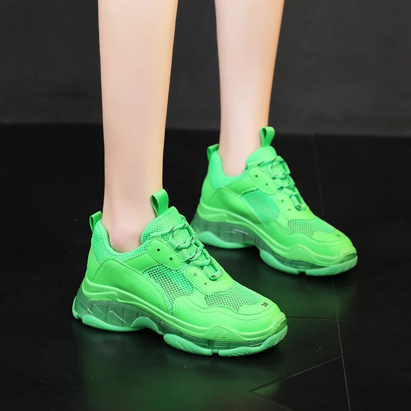 Популярные женские спортивные кроссовки с дышащей сеткой зеленого цвета для