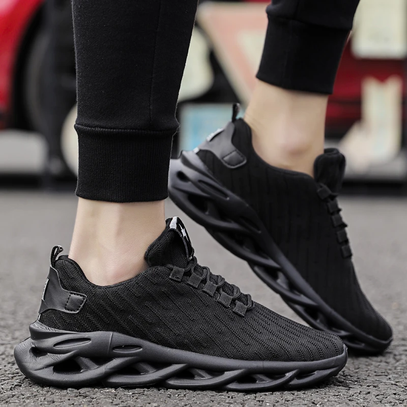 

Men's Fashion Sneakers Light Breathable Outdoor Leisure shoes Rubber Air Cushion Hard-Wearing Running Shoes Large Size 39-46