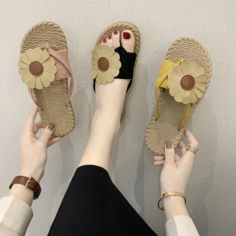 

Light Girls Summer Shoes Women Flip Flops Flower Leisure Ladies Fashion Slippers Outside Beach Slippers Woman