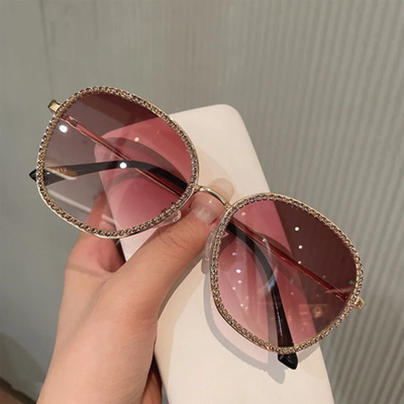 

Vintage Gradient Fashion Sunglasses Ocean Lens Eyewear Ladies Bling Diamond Metal Frame Glasses Rhinestone Sun Glasses UV400