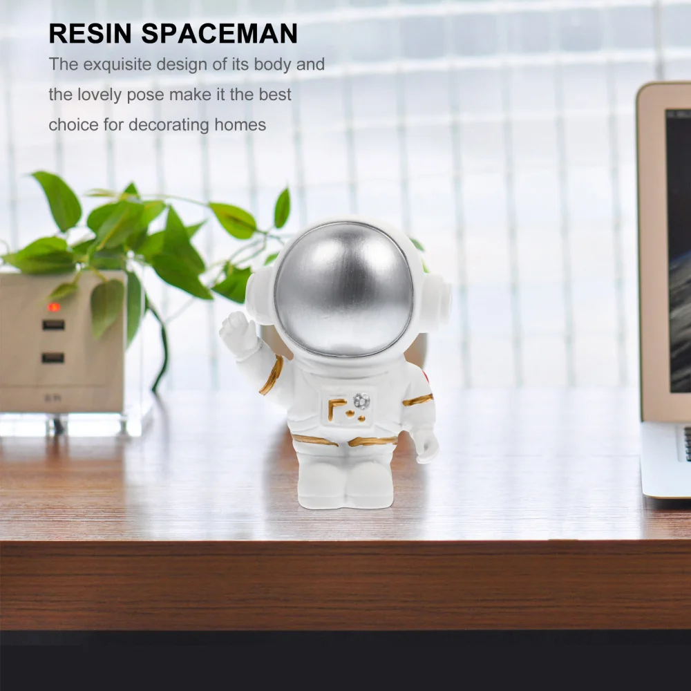 

Delicate Resin Astronaut Figurine Lovely Spaceman Figurine Astronaut Decoration