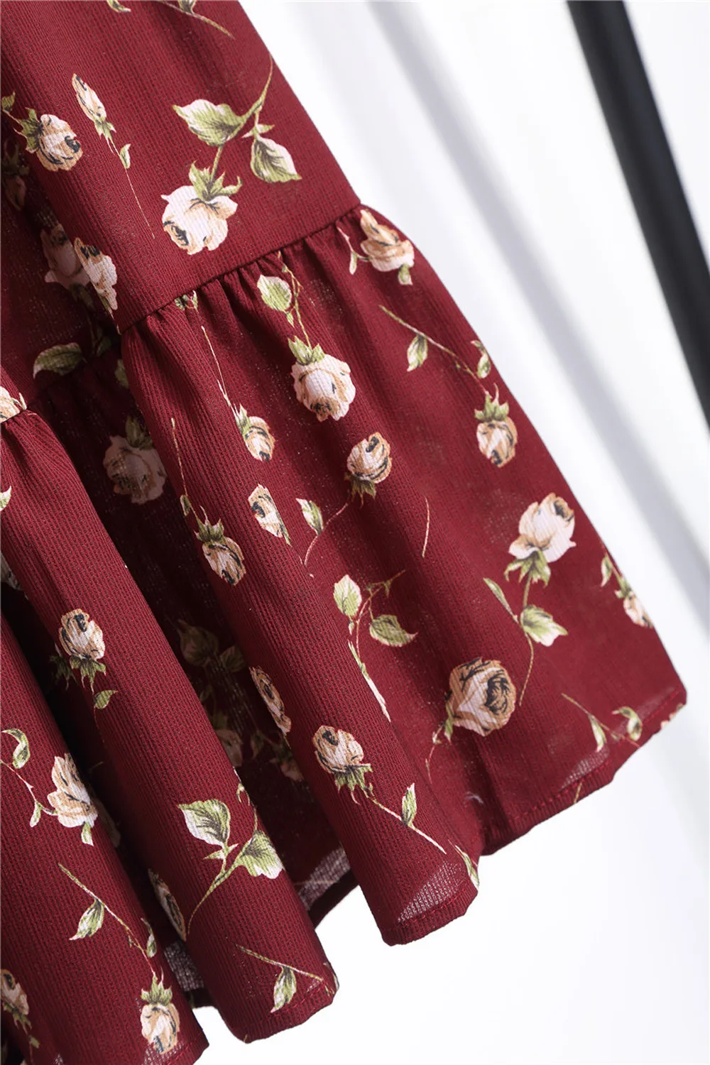 Женское платье с цветочным рисунком шифоновое макси длинным рукавом и принтом в