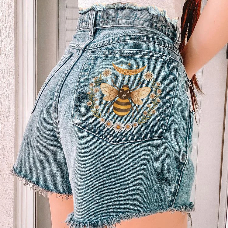 

2021 New Bee Print Single Button Fashion Denim Shorts British European And American Style