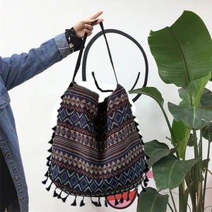 Винтажная богемная сумка через плечо с кисточкой, женские вместительные сумки в полоску с бахромой в национальном стиле, сумка