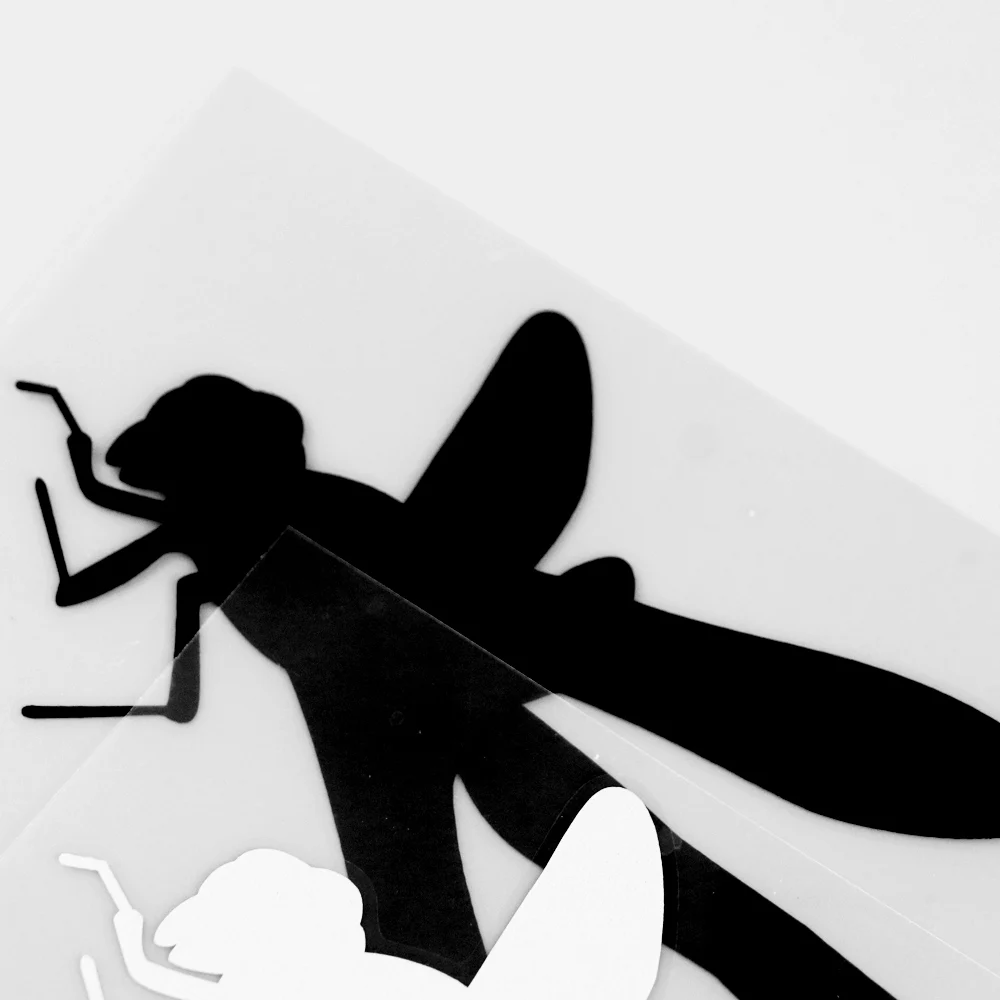

YOJA 12.812CM Vinyl Decal Cartoon Beautiful Dragonfly Animals Pattern Car Stickers Black/Silver 19C-0404
