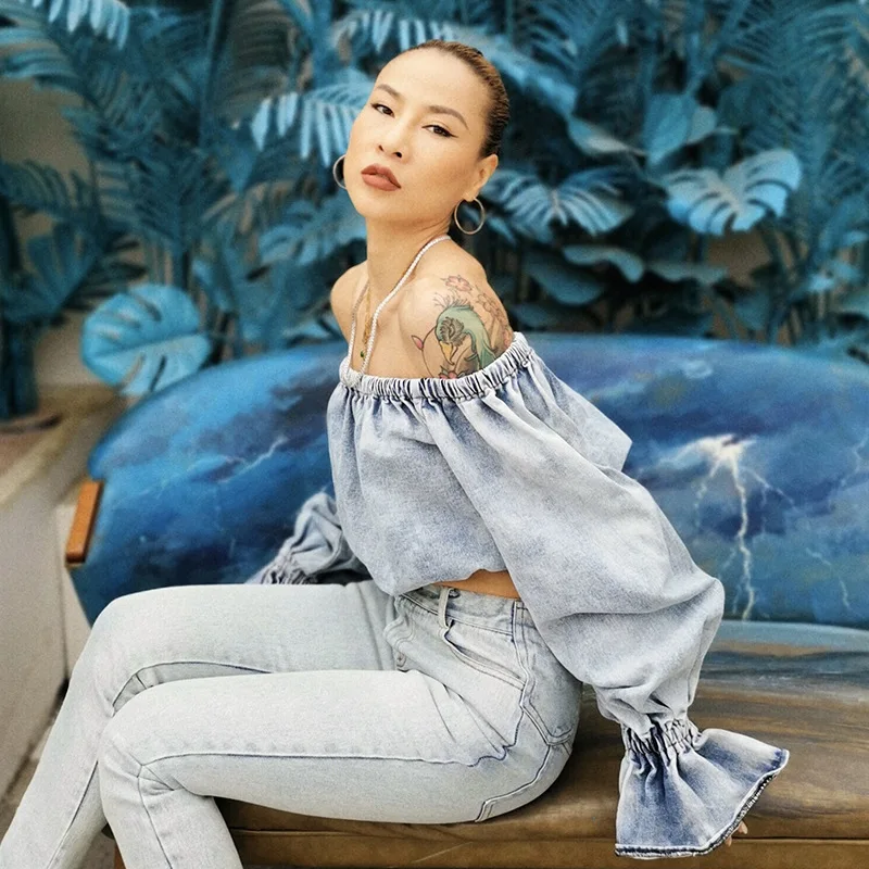 

Sexy Blue Slash Neck Denim Blouse Women Long Lantern Sleeve Washed Short Jeans Shirt Fashion Strapless Blouses Female