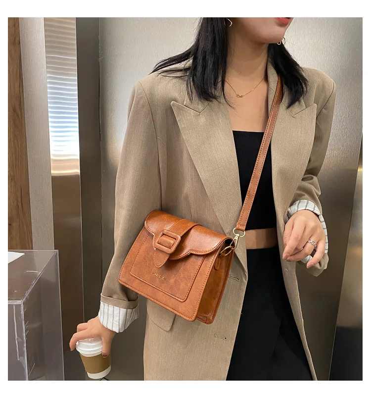 Маленькая квадратная кожаная сумка новинка осень зима 2020 универсальная