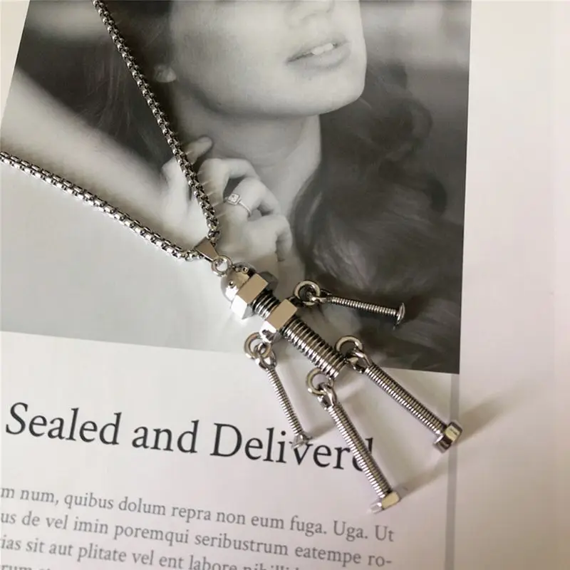 

Personalized Screw Robot Pendant Necklace Sweater Chain Men Women Necklaces Gift 69HB
