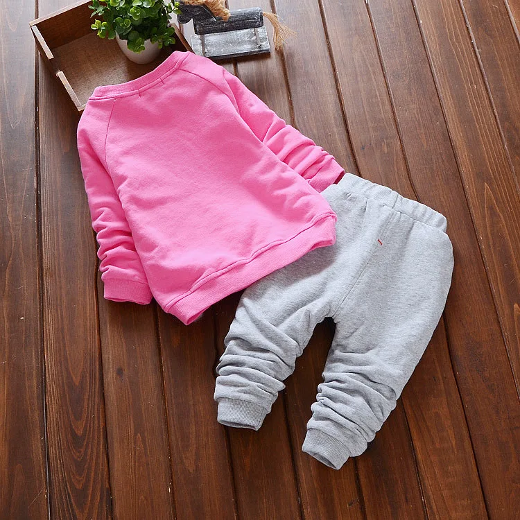 Новинка одежда для маленьких девочек Лидер продаж комплекты одежды малышей